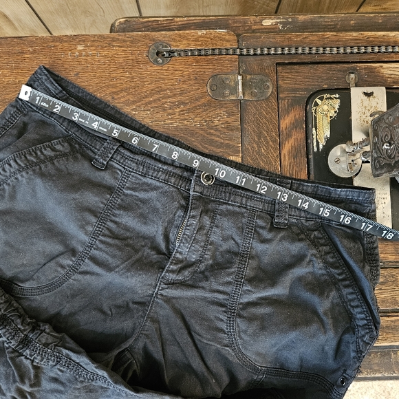 3/4 Length Carco Shorts - Picture 4 of 10